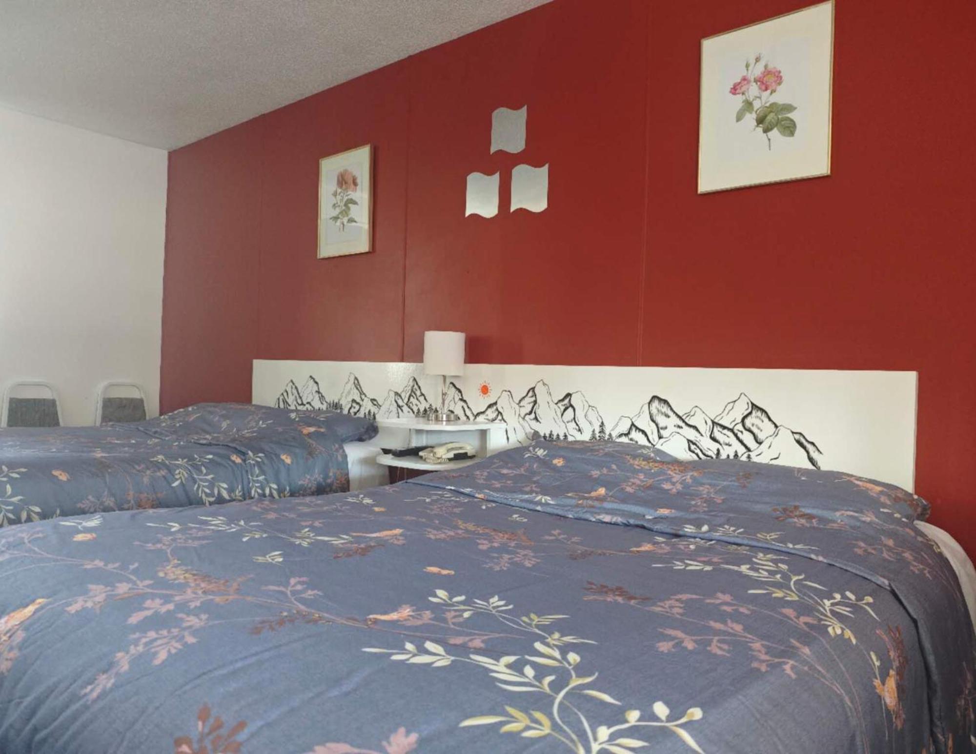 Cozy Corner Motel & Restaurant Haines Junction Esterno foto