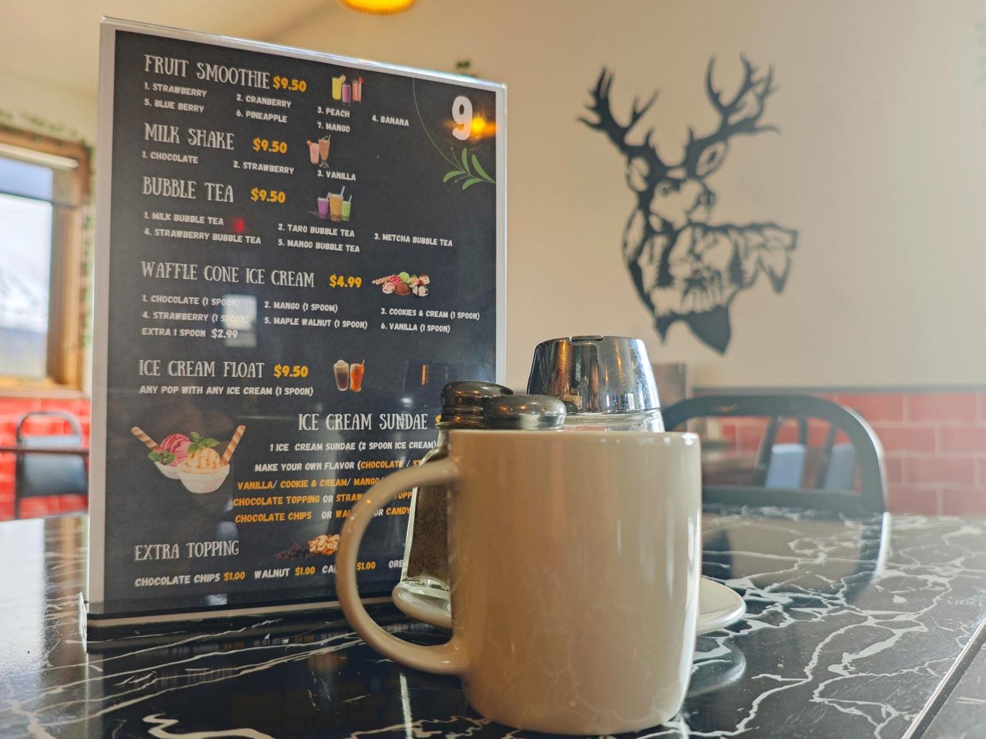 Cozy Corner Motel & Restaurant Haines Junction Esterno foto