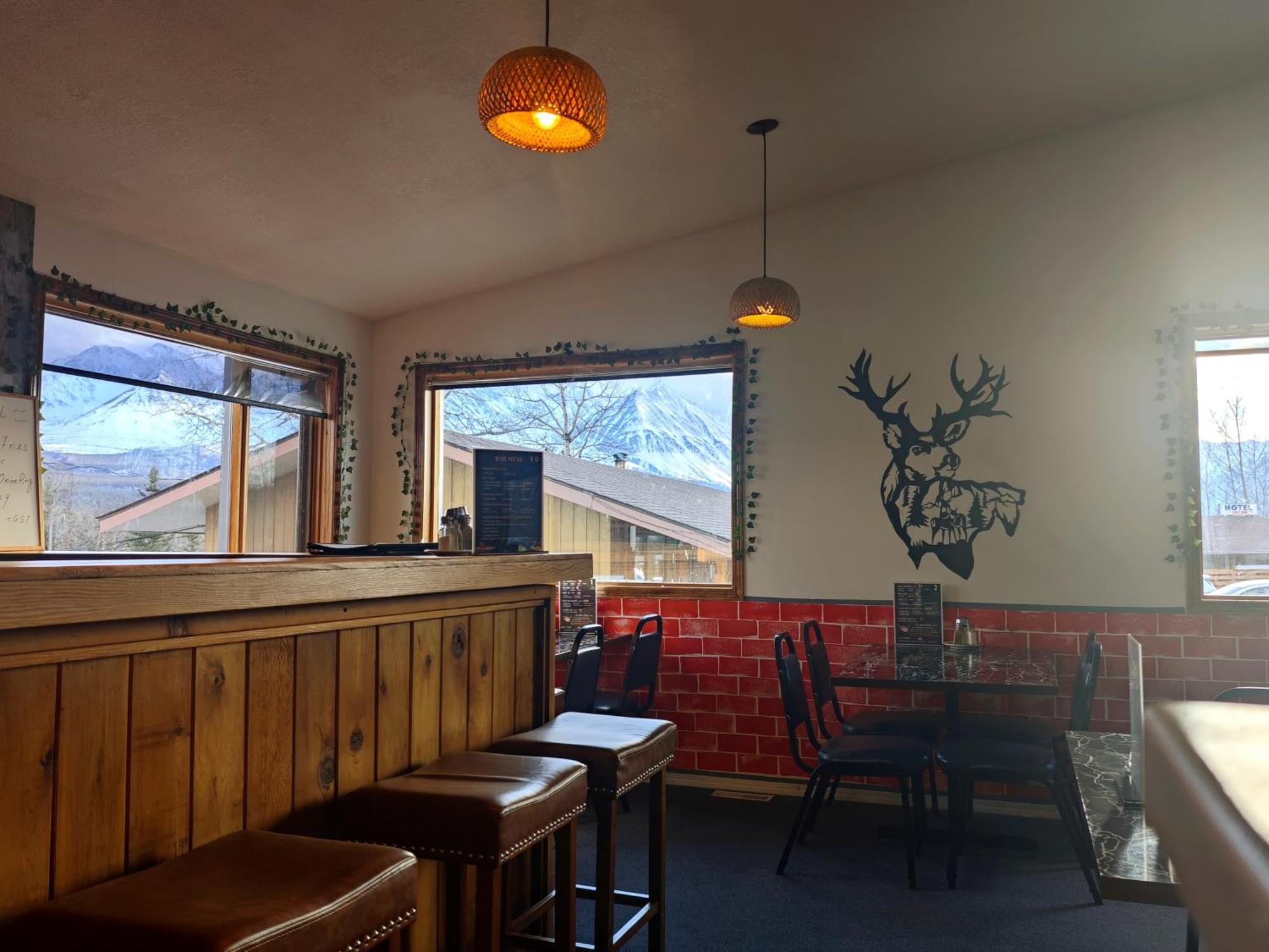 Cozy Corner Motel & Restaurant Haines Junction Esterno foto