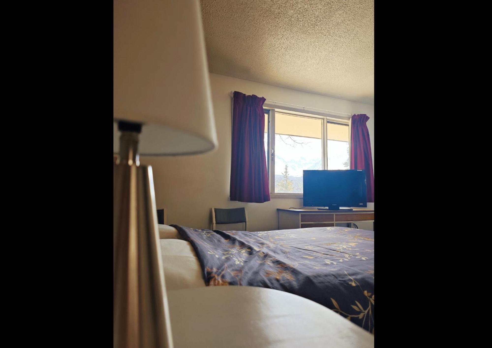 Cozy Corner Motel & Restaurant Haines Junction Esterno foto