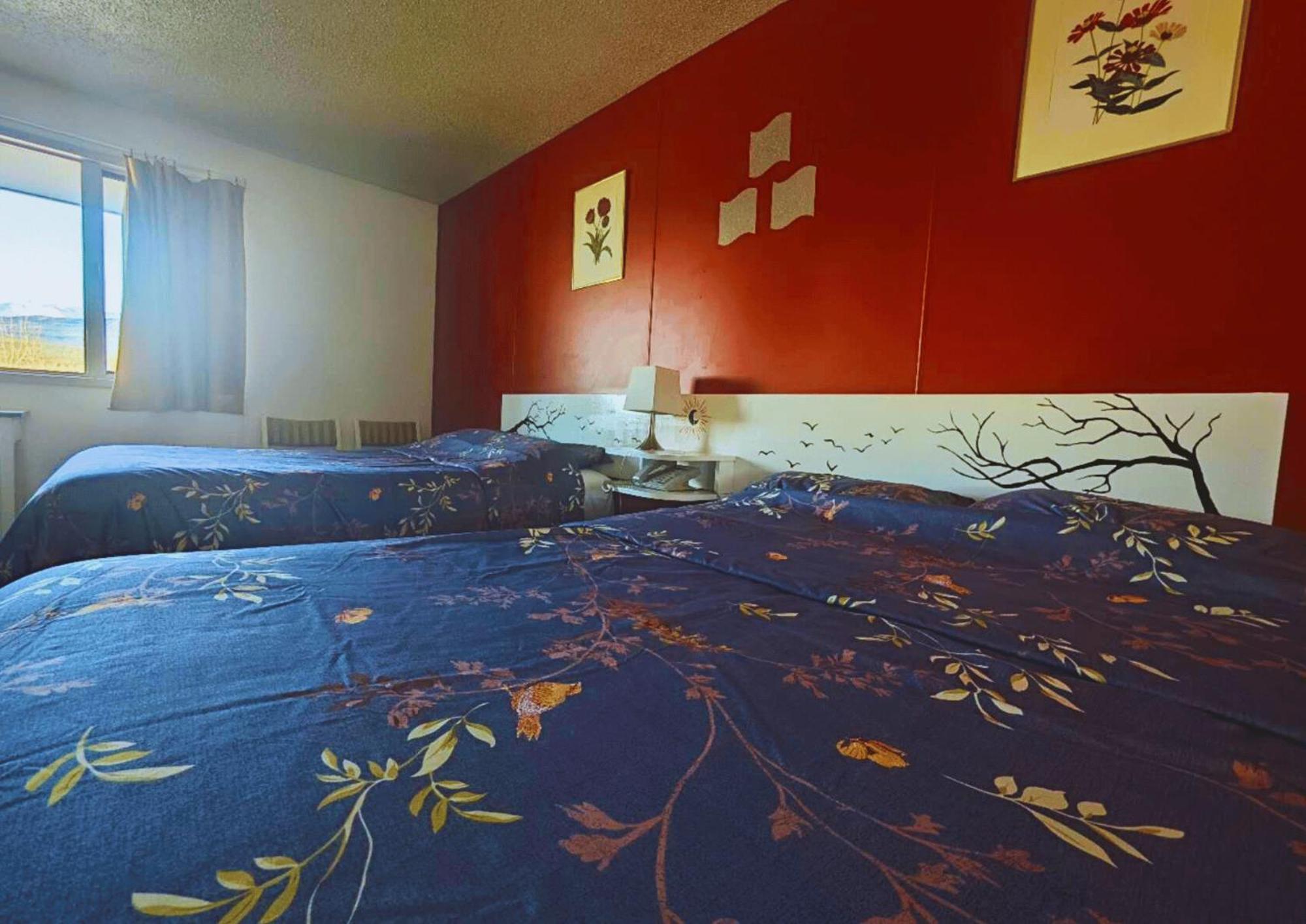 Cozy Corner Motel & Restaurant Haines Junction Esterno foto